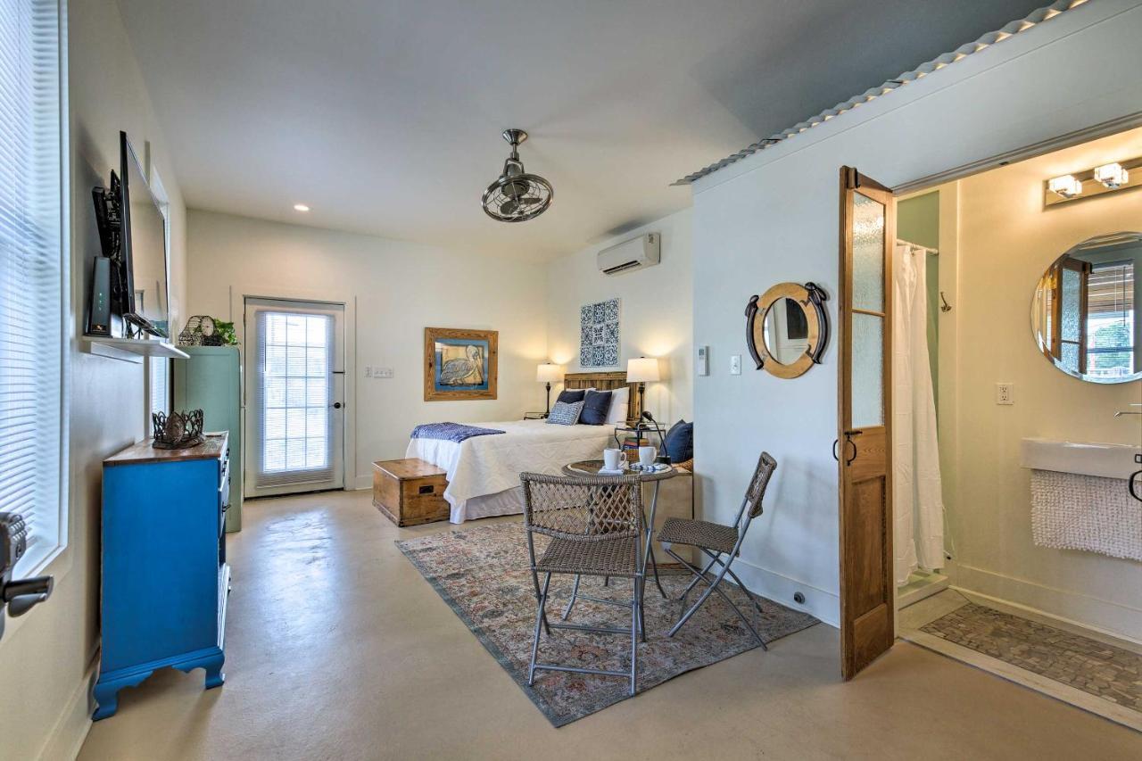 Old Town Getaway, Walk To Shopping, Dining, And Bay! Apartamento Bay St. Louis Exterior foto
